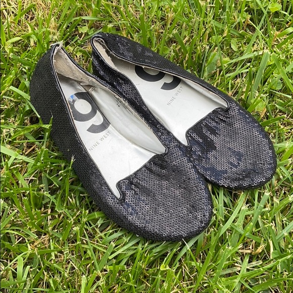 🎄🎄🎄🎉Nine West sequin flats❤️ - Picture 1 of 4